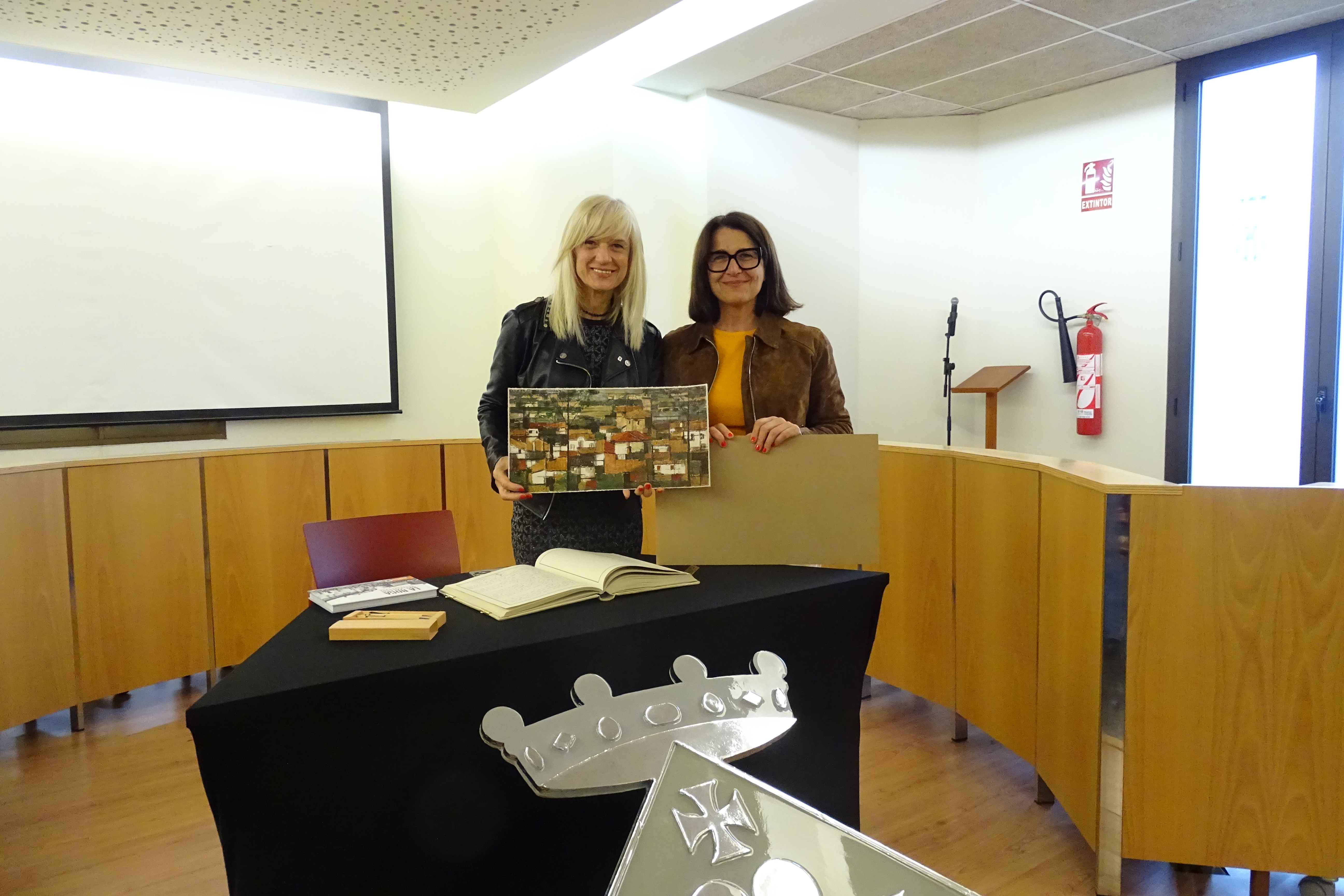 La delegada del Govern a Barcelona, Pilar Díaz, visita l'Ajuntament per col·laborar en el desenvolupament urbanístic i social de la Roca del Vallès
