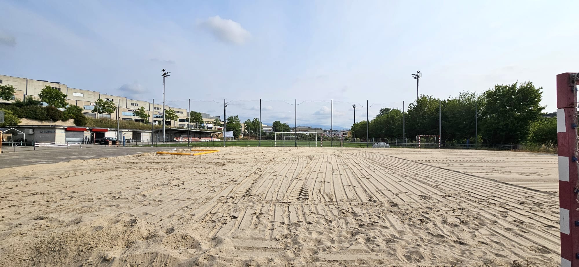 La Roca del Vallès acollirà la Copa Catalunya de futbol platja gràcies a un conveni de quatre anys amb la Federació Catalana de Futbol
