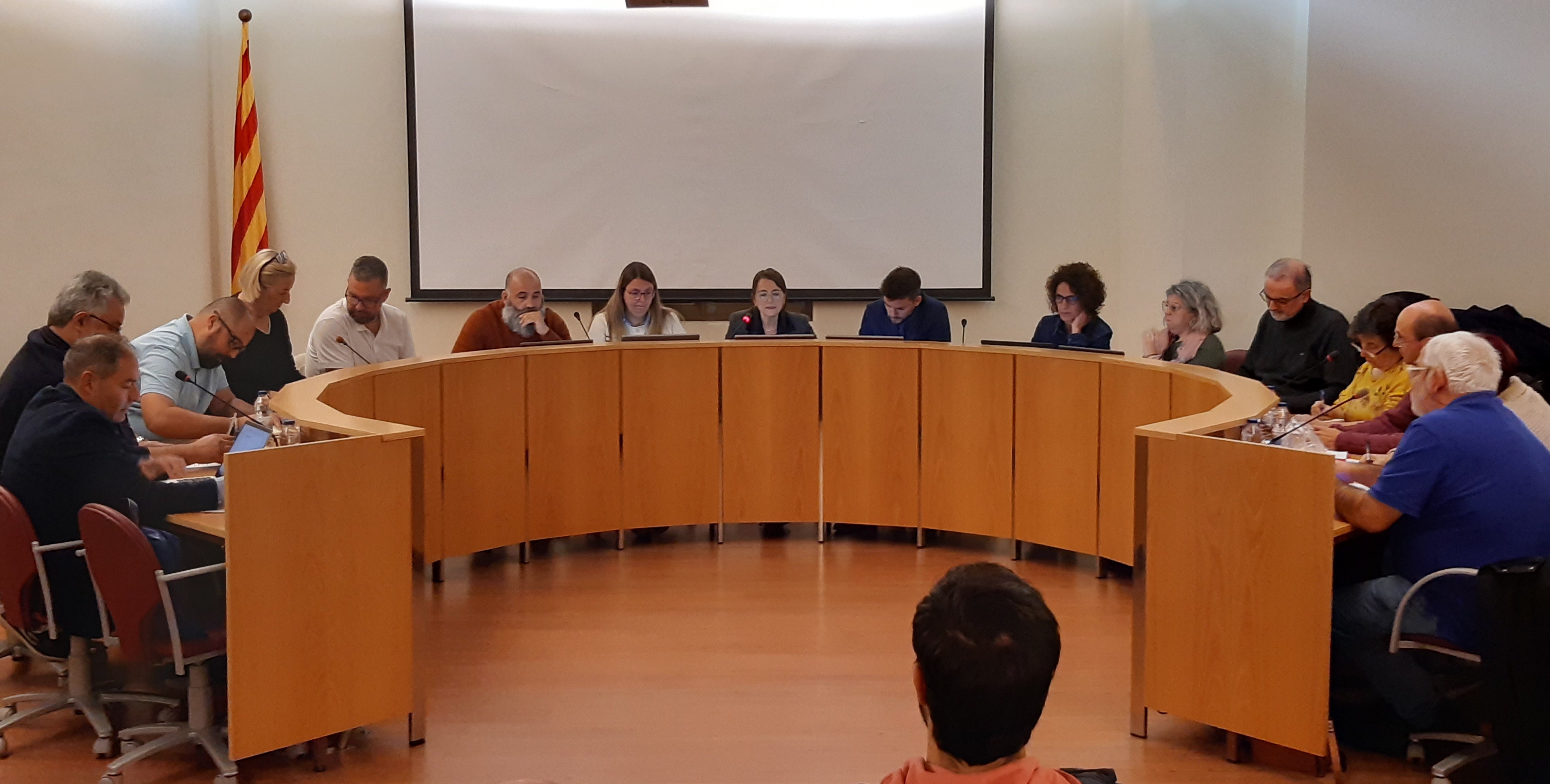 El Ple municipal aprova diversos acords en matèria de gestió interna i territori