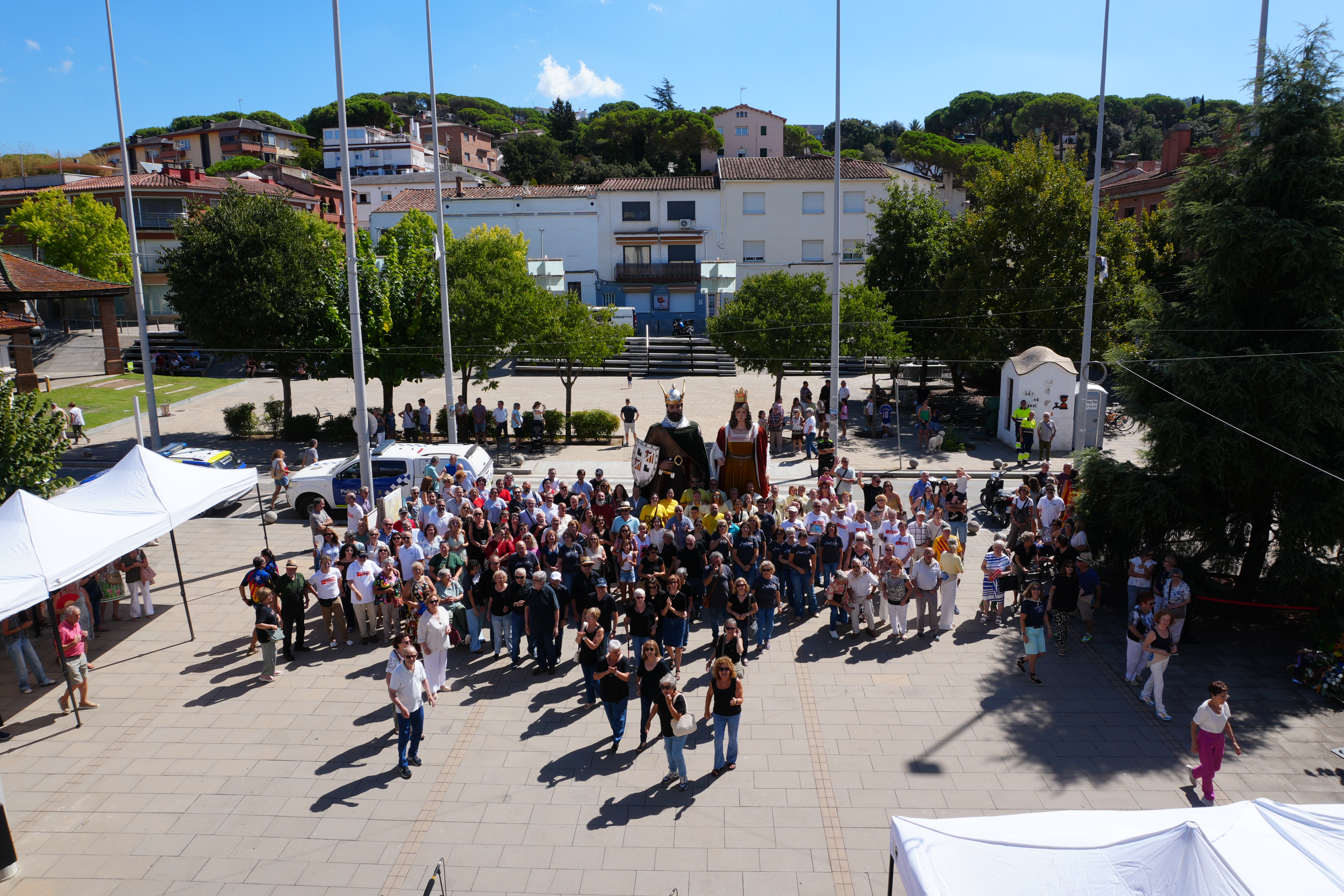 La Roca del Vallès commemora la Diada Nacional de Catalunya amb una àmplia participació ciutadana i associativa